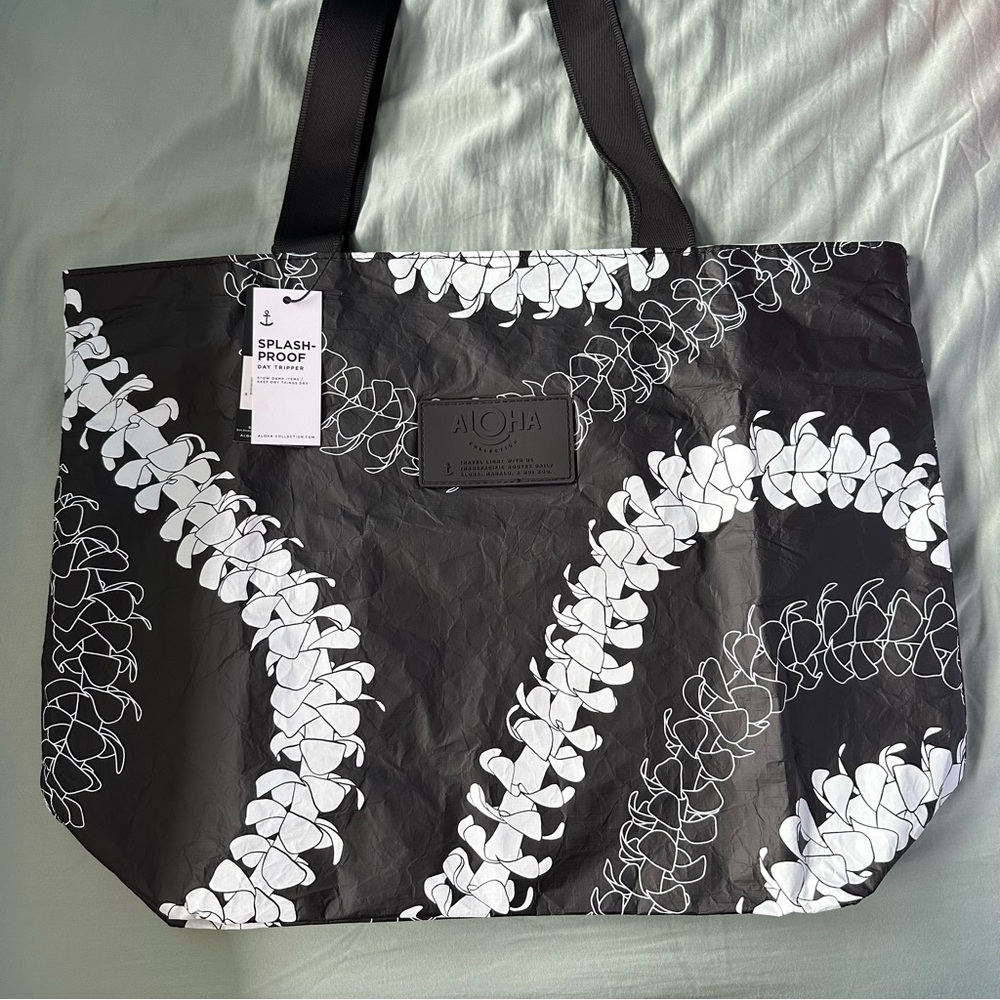aloha collection puakenikeni day tripper bag